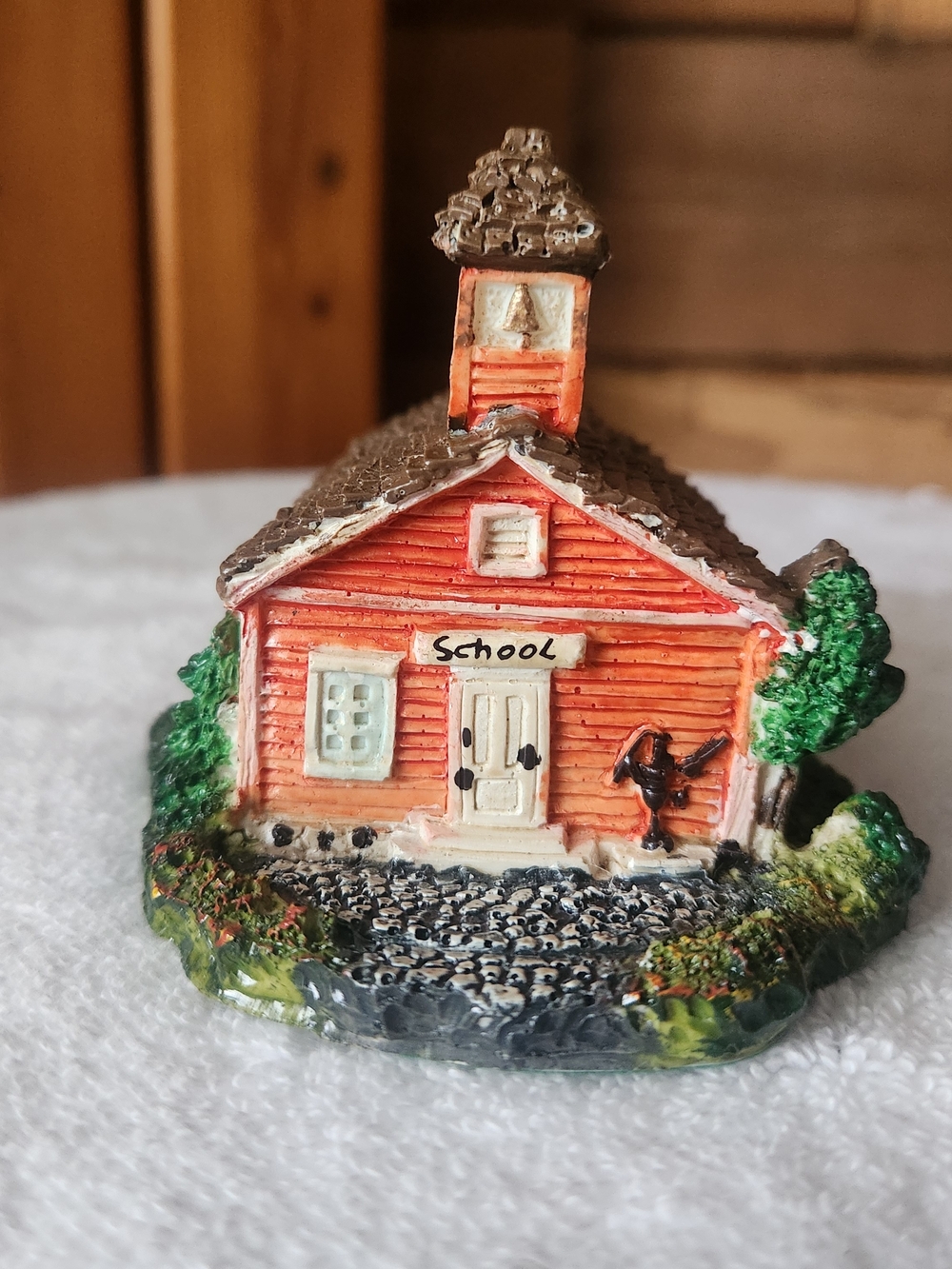 New England Miniature Dept 56 Orange/Red Schoolhouse VTG 1987 Holiday Village